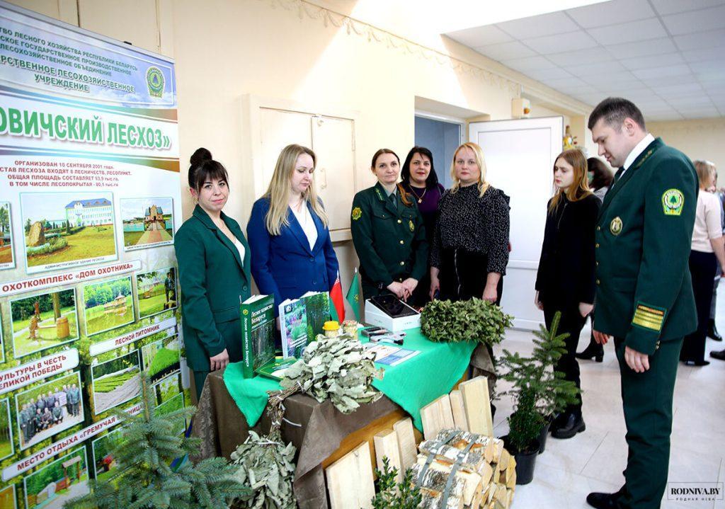 В Климовичах наградили победителей ежегодного соревнования по социально-экономическому развитию района за 2024 год
