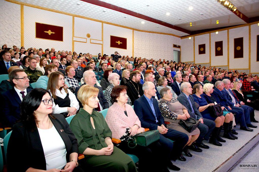 В Климовичах наградили победителей ежегодного соревнования по социально-экономическому развитию района за 2024 год