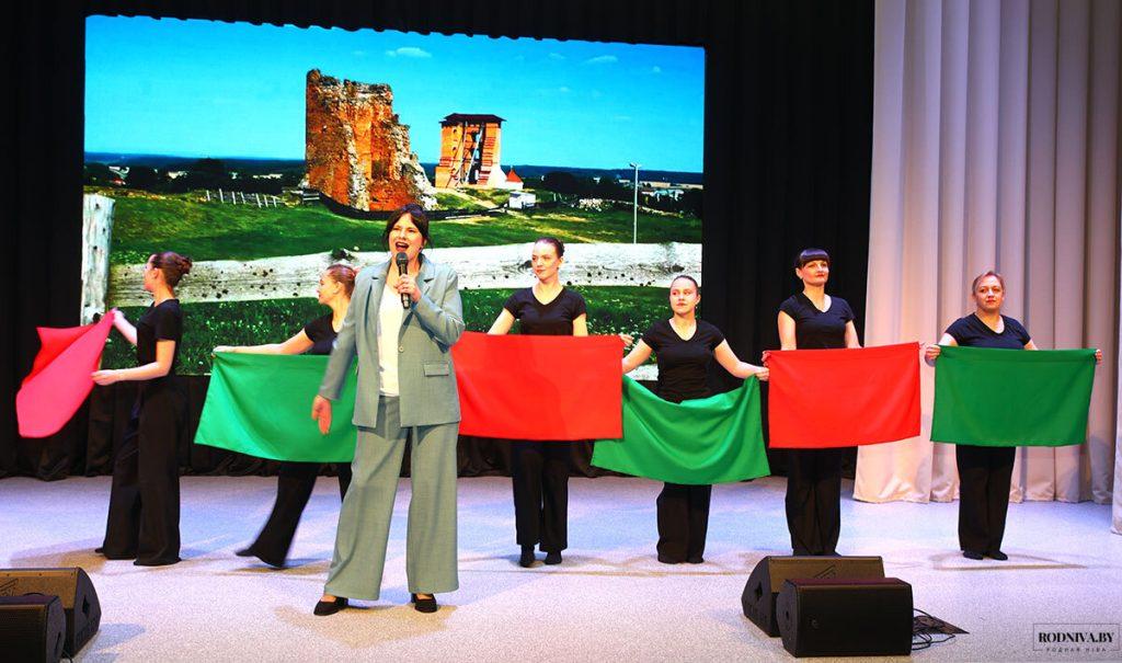 В Климовичах наградили победителей ежегодного соревнования по социально-экономическому развитию района за 2024 год