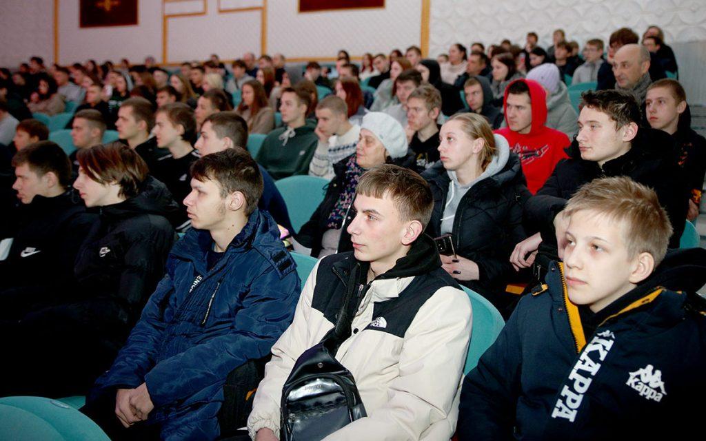 В Климовичском аграрном колледже открылся военно-патриотический клуб «За Родину»