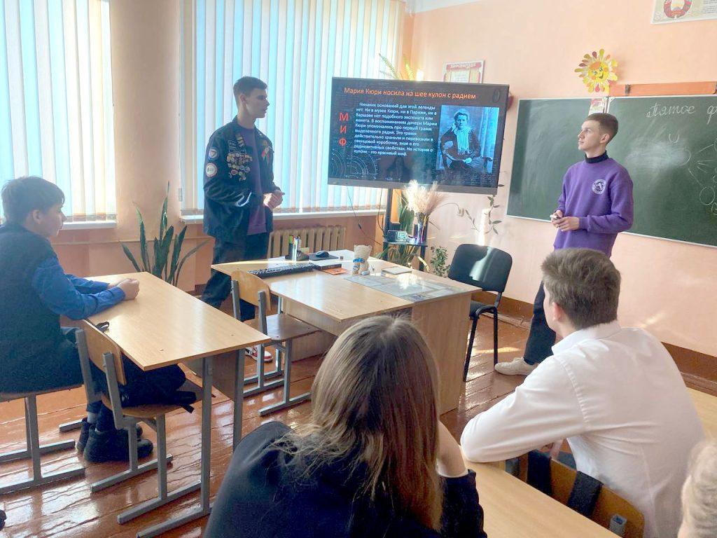 Фотофакт: студенческий отряд «Сияние» побывал в агрогородке Родня Климовичского района