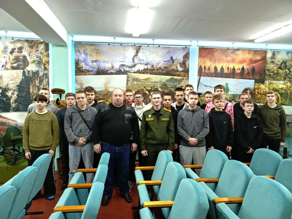 Курсанты военных вузов встретились с учащимися Климовичского аграрного колледжа