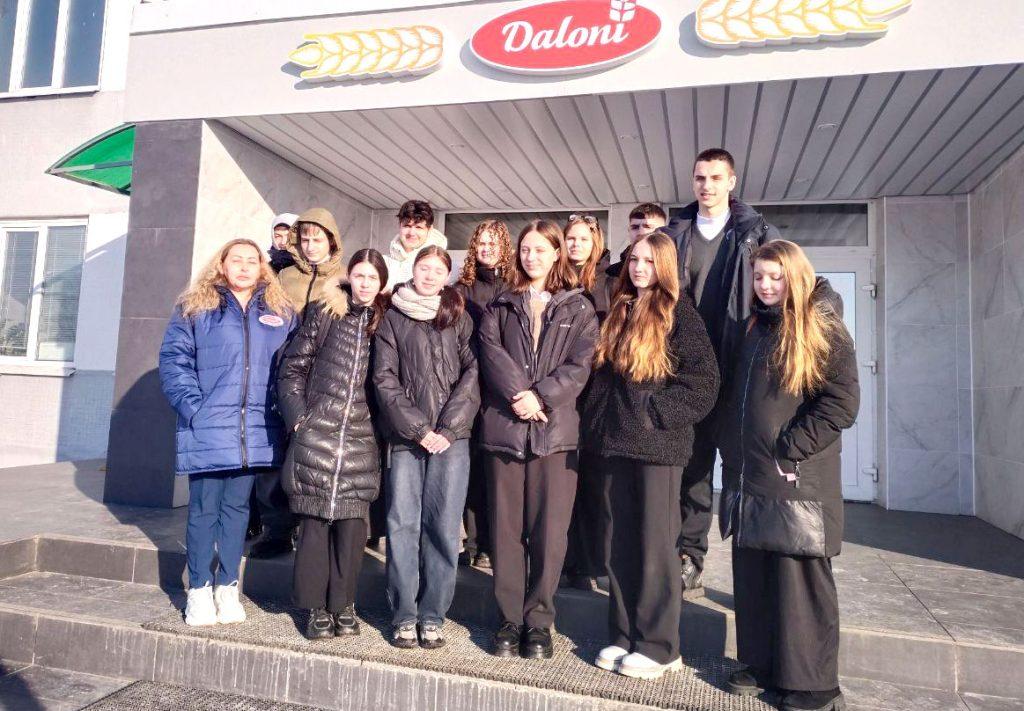 Учащиеся Тимоновской средней школы побывали с экскурсией на комбинате хлебопродуктов