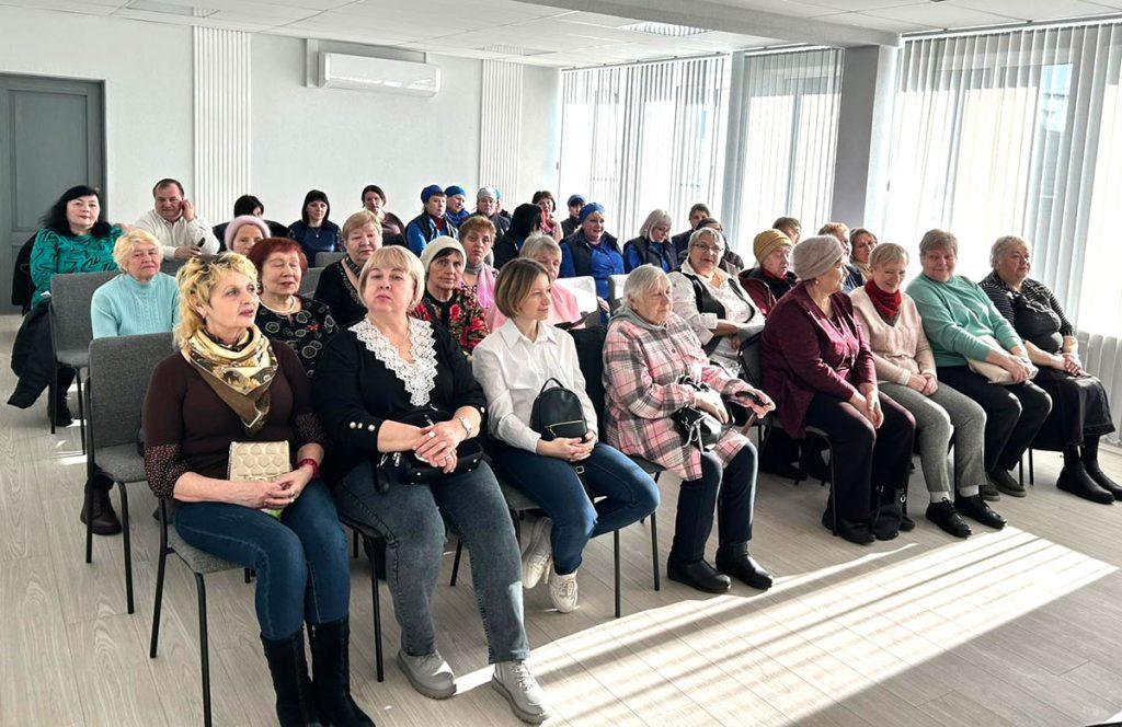 Ветеранский клуб "Молодые душой" при Климовичском ЛВЗ: как забота о пожилых объединяет поколения и укрепляет общество