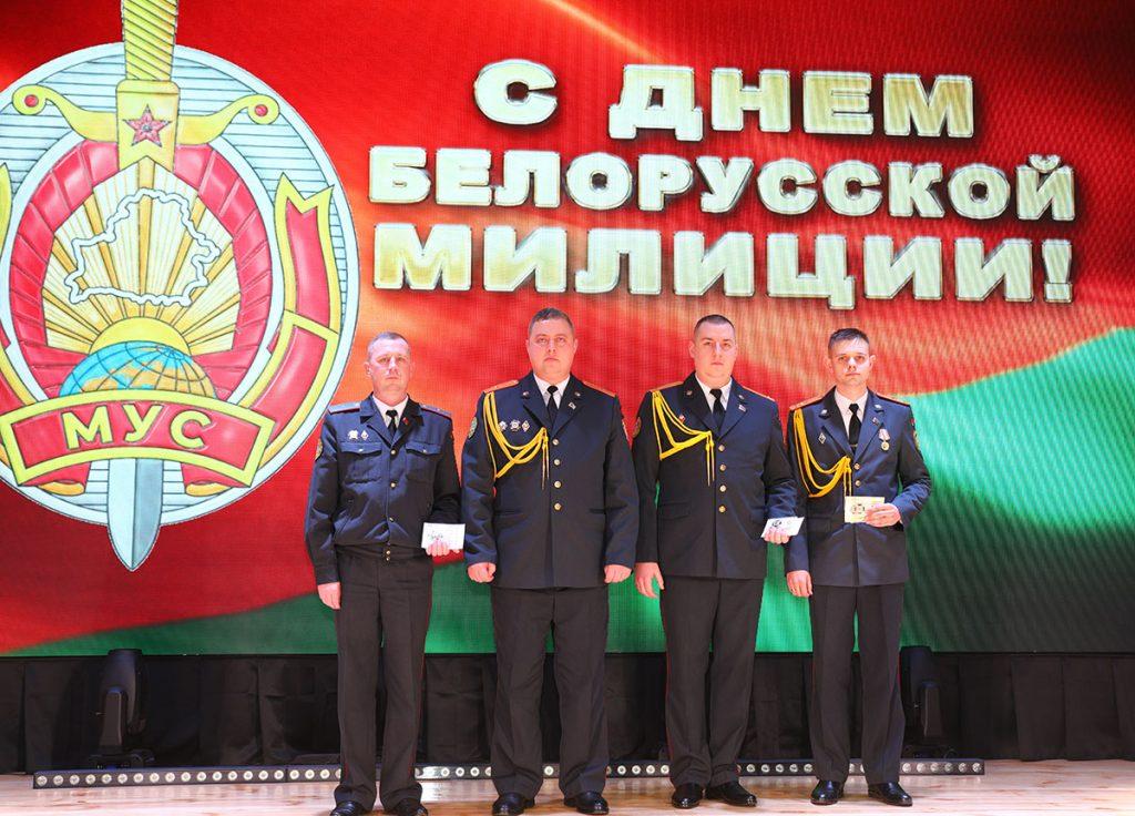 Климовичские милиционеры принимали поздравления