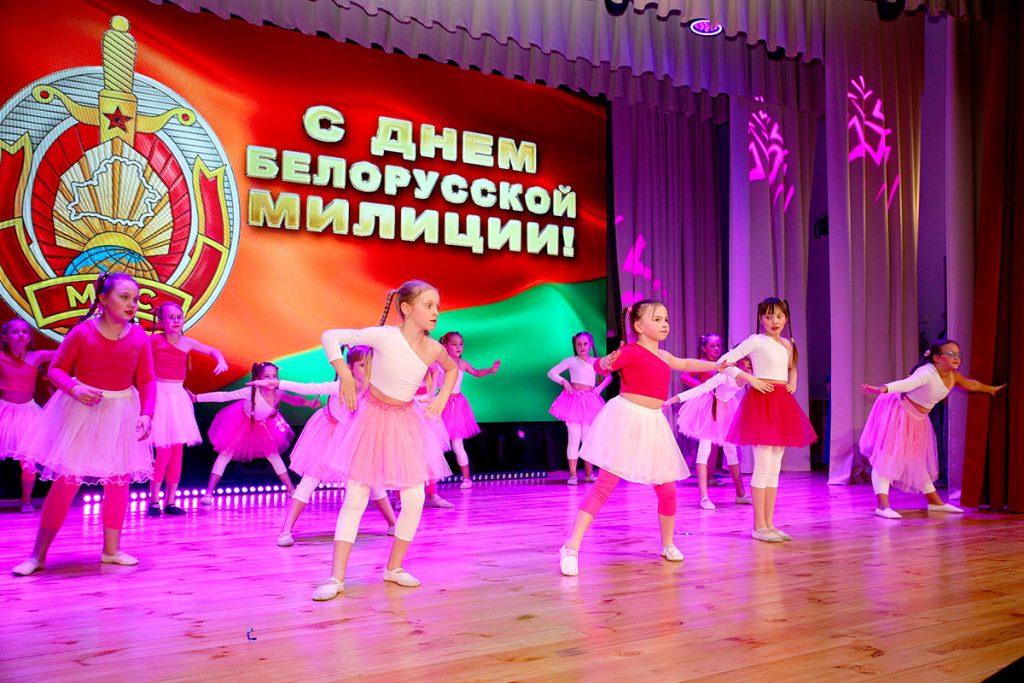 Климовичские милиционеры принимали поздравления