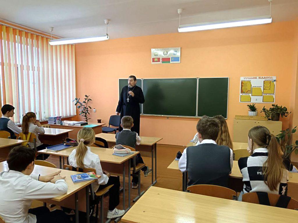 В Тимоновской средней школе Климовичского района ребят учат заботиться о духовном и физическом здоровье