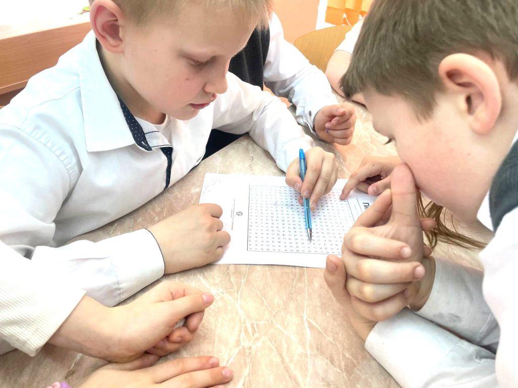 В Тимоновской средней школе Климовичского района ребят учат заботиться о духовном и физическом здоровье