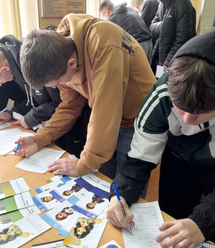 Юные климовчане выбирают студотряд  