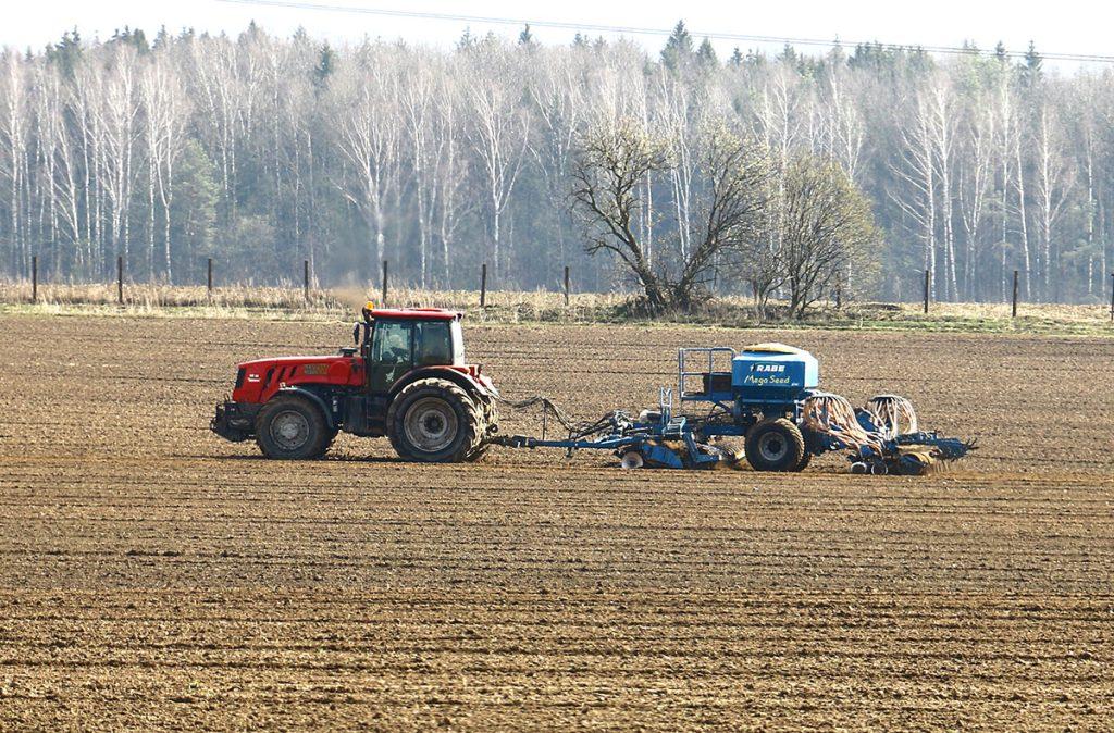 Александр Абраменко в числе лидеров посевной кампании на Климовщине