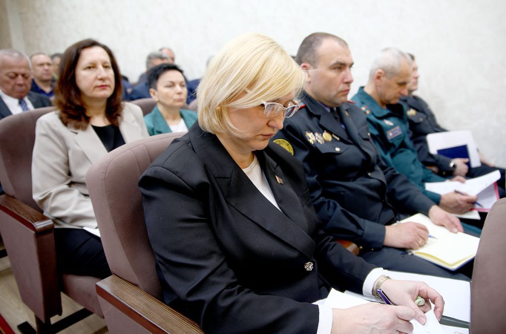 Сколько прогнозных показателей социально-экономического развития выполнено на Климовщине