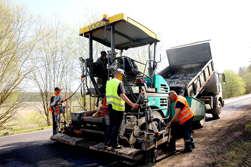 Где в Климовичском районе ремонтируют дороги