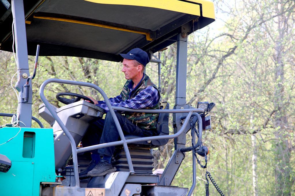 Где в Климовичском районе ремонтируют дороги