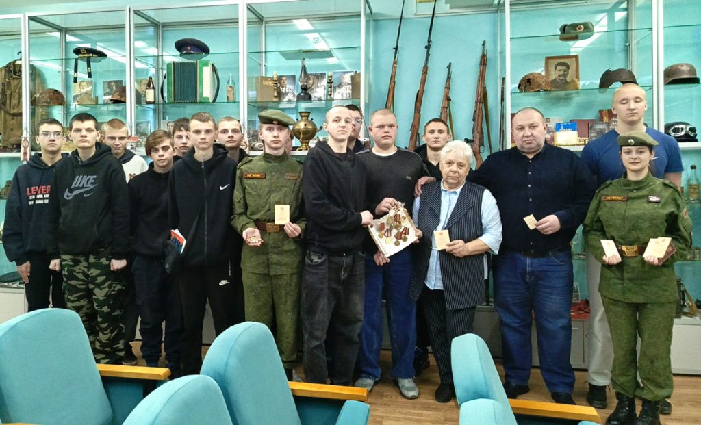 Музейная комната Климовичского аграрного колледжа пополнилась новыми экспонатами