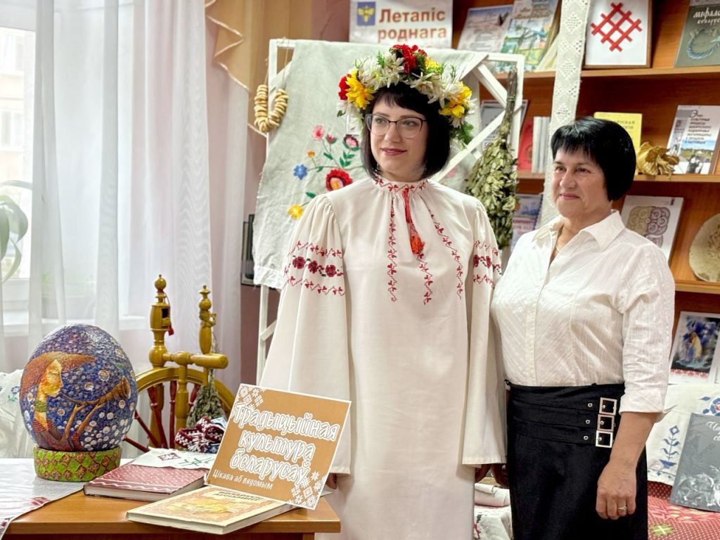 Фронтовой хлеб, патриотические песни и мастер-классы: главные моменты «Библионочи» в Климовичах