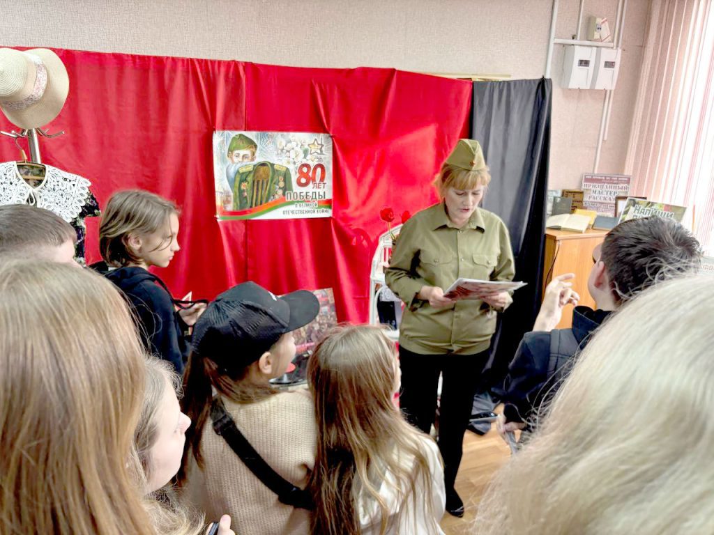 Фронтовой хлеб, патриотические песни и мастер-классы: главные моменты «Библионочи» в Климовичах