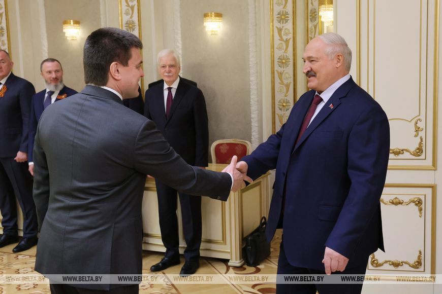 Неожиданные назначения, золото из отходов, новый город шахтеров и чудо-пеллеты. Итоги недели Президента