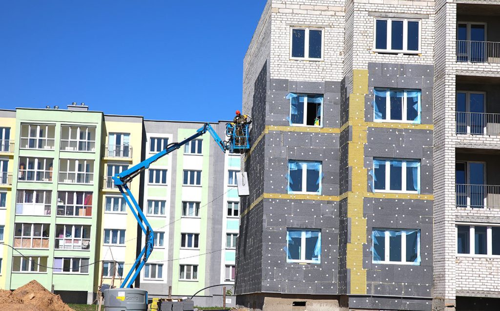 Чистота, порядок, уважение к истории: итоги субботника на Климовщине