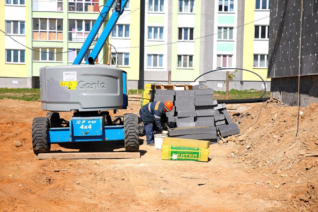 Чистота, порядок, уважение к истории: итоги субботника на Климовщине