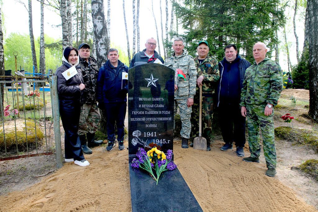 Чистота, порядок, уважение к истории: итоги субботника на Климовщине