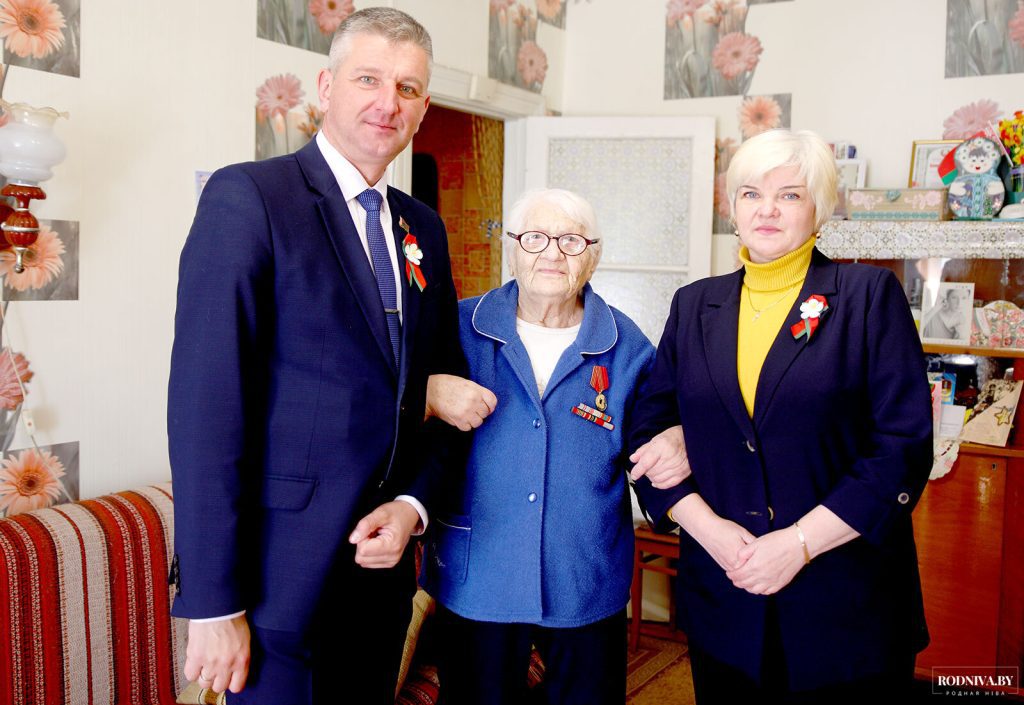 Труженица тыла климовчанка Любовь Прудкова принимала поздравления с Днем Победы