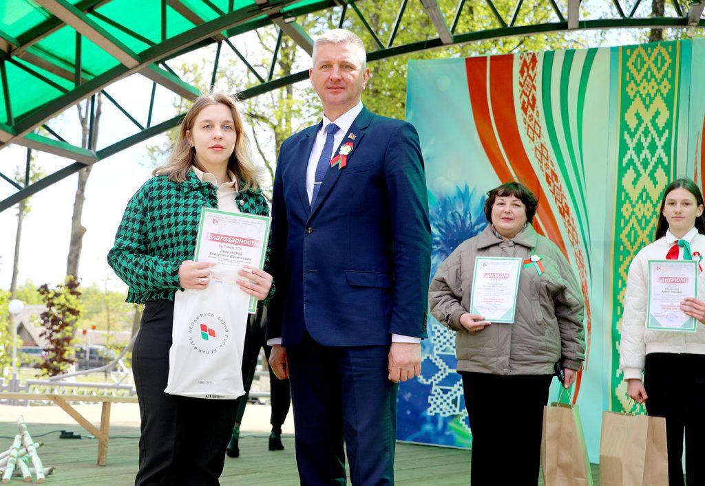 Победителей конкурса "Золотое перо "Белой Руси" наградили в День Победы