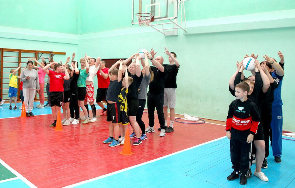 Как в Климовичах прошел праздник «Папа, мама, я — спортивная семья»