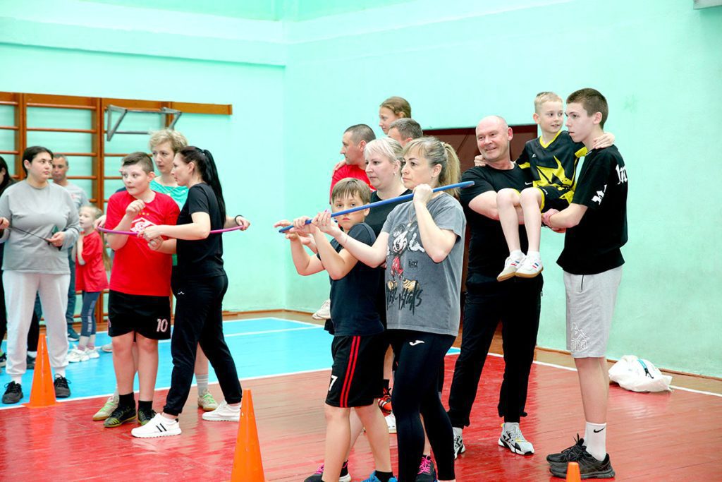 Как в Климовичах прошел праздник «Папа, мама, я — спортивная семья»