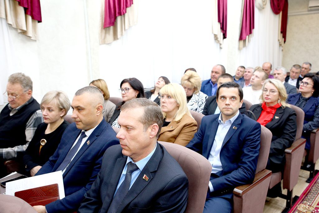 Как будет организована уборка зерновых и зернобобовых на Климовщине