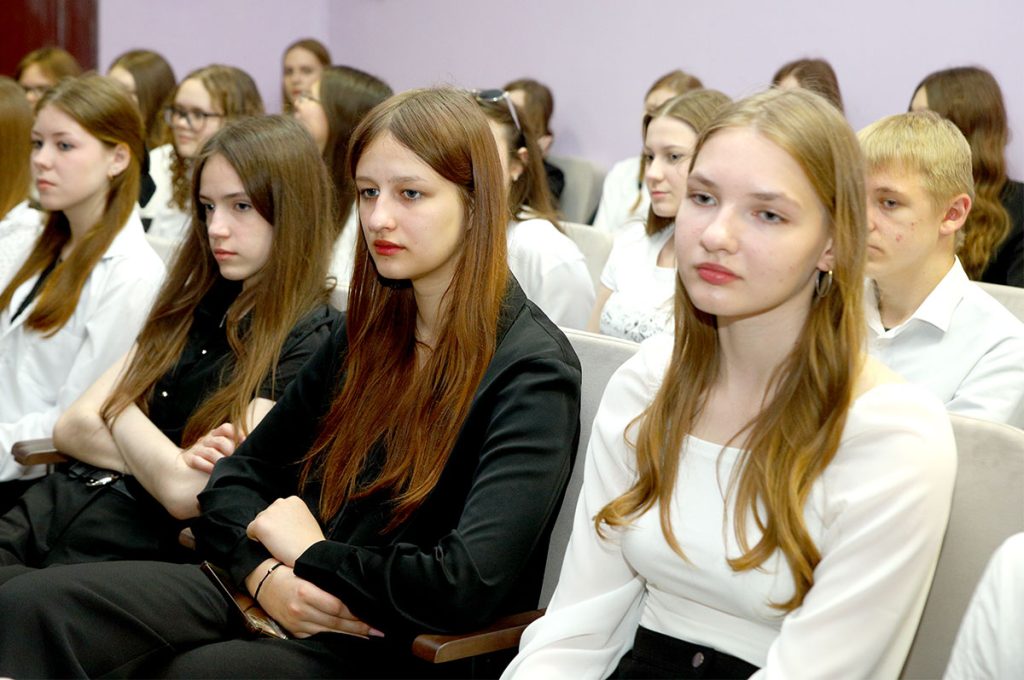 В Климовичах провели ярмарку целевой подготовки