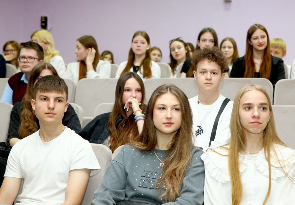 В Климовичах провели ярмарку целевой подготовки