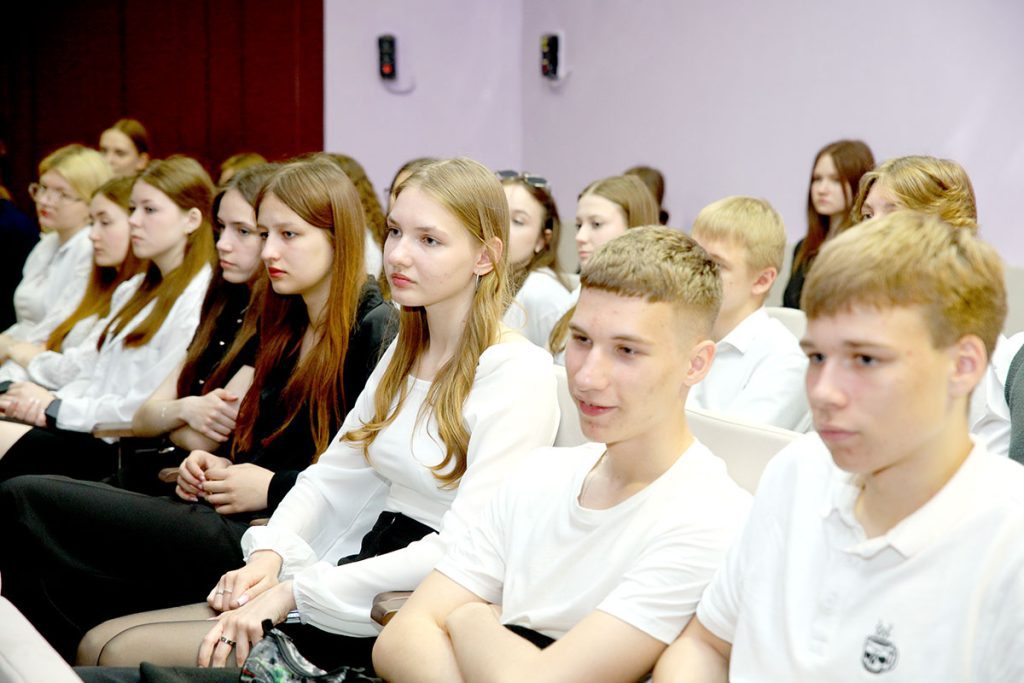 В Климовичах провели ярмарку целевой подготовки