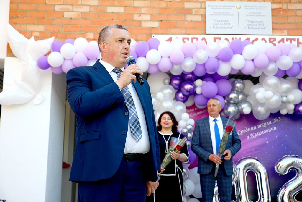 Для выпускников 9-х и 11-х классов школ Климовщины прозвенел последний звонок