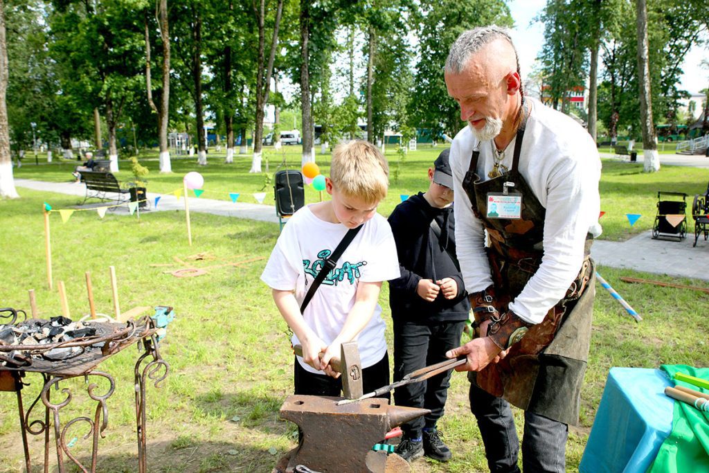 Климовичи приглашают в страну игр и народного творчества