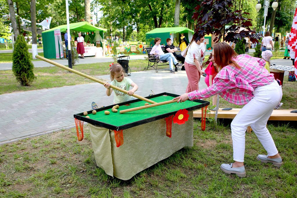 Климовичи приглашают в страну игр и народного творчества