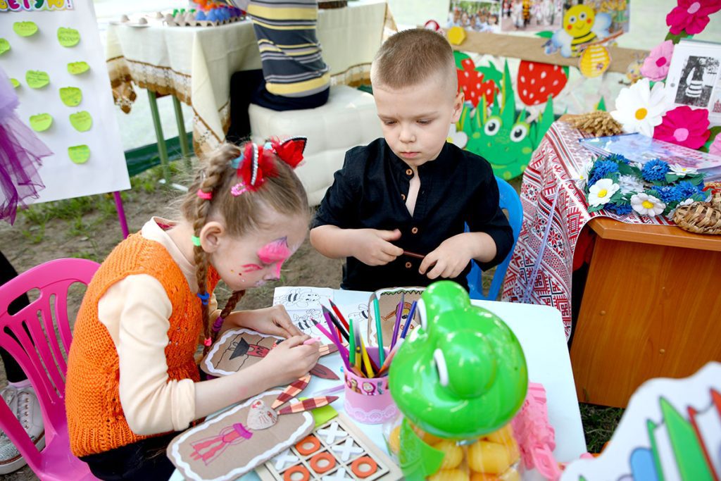 Климовичи приглашают в страну игр и народного творчества
