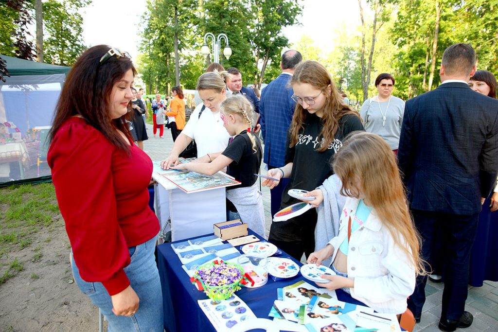 Климовичи приглашают в страну игр и народного творчества