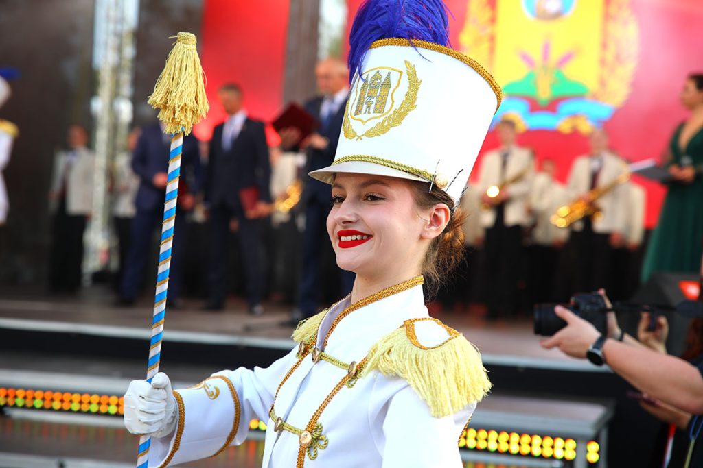 Профориентация, награды, гала-концерт: "Золотая пчелка" зажигает звезды