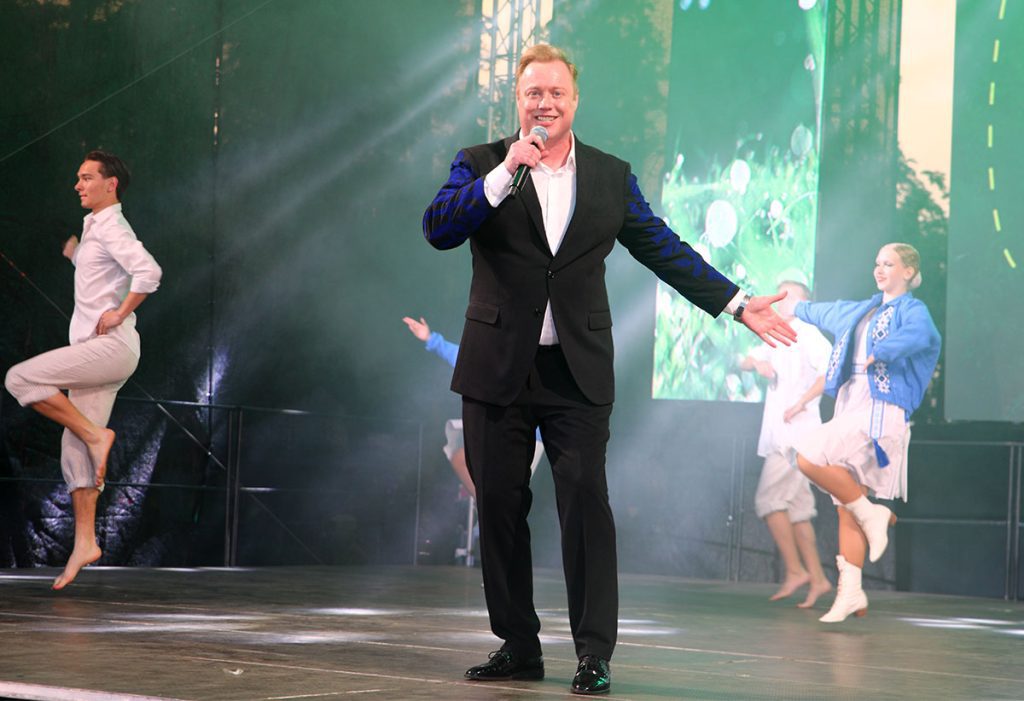 В Климовичах состоялось праздничное открытие фестиваля «Золотая пчелка»