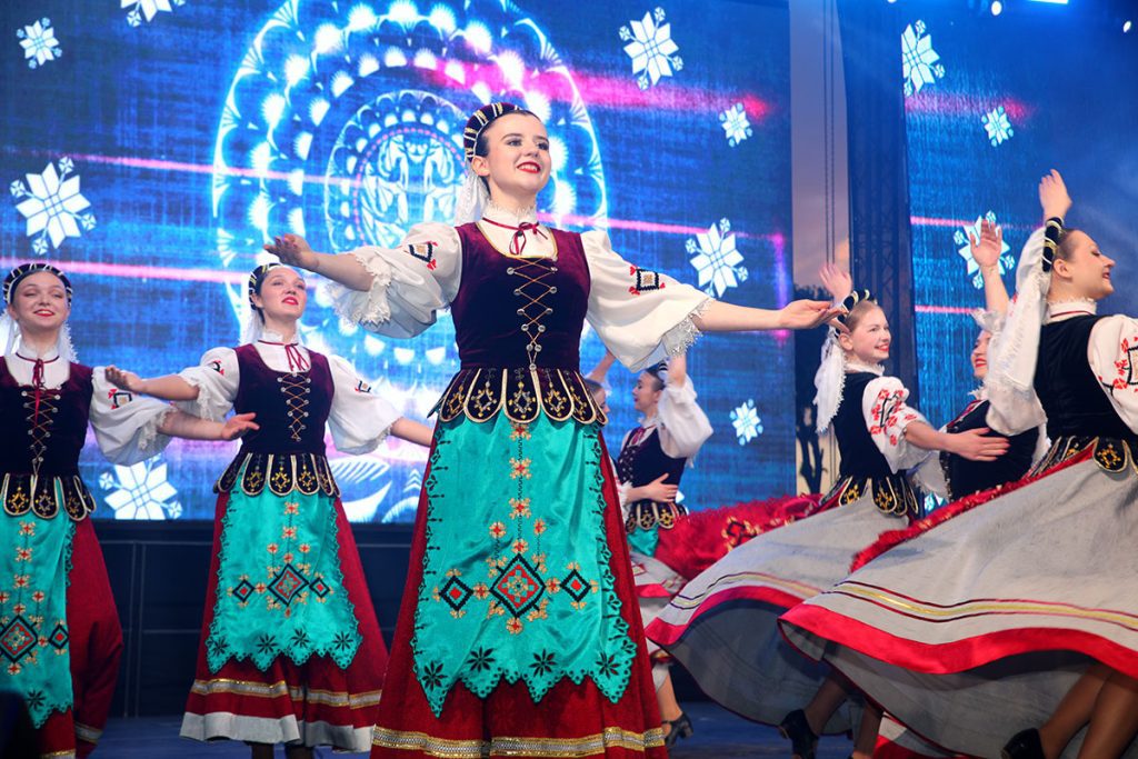 В Климовичах состоялось праздничное открытие фестиваля «Золотая пчелка»