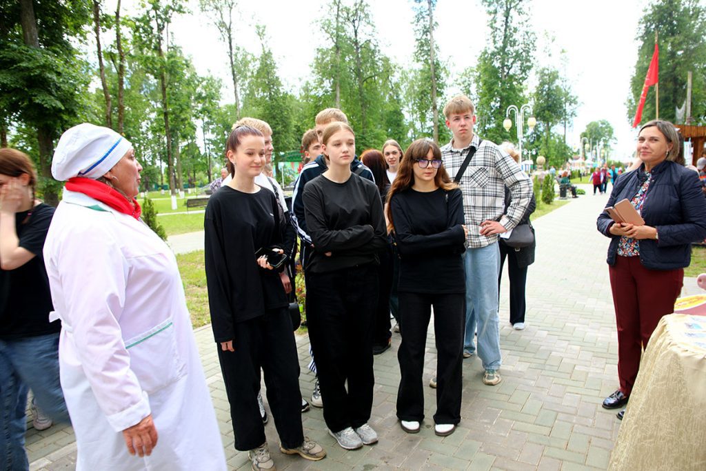 Будущее начинается сегодня: профориентационная площадка в парке Народного единства
