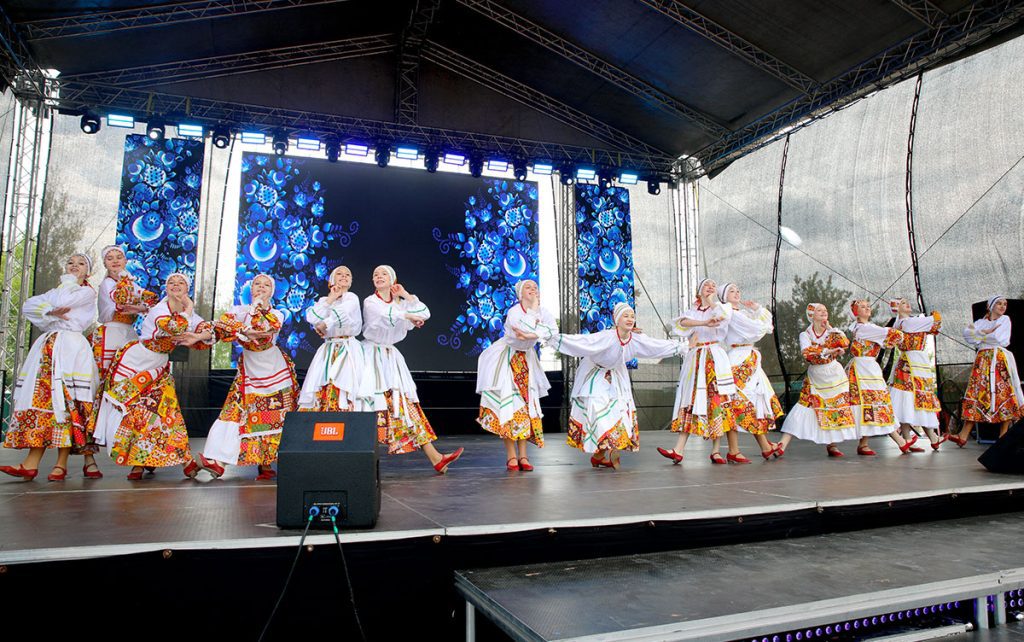 Шествие, награды и гала-концерт: третий день «Золотой пчелки» в Климовичах