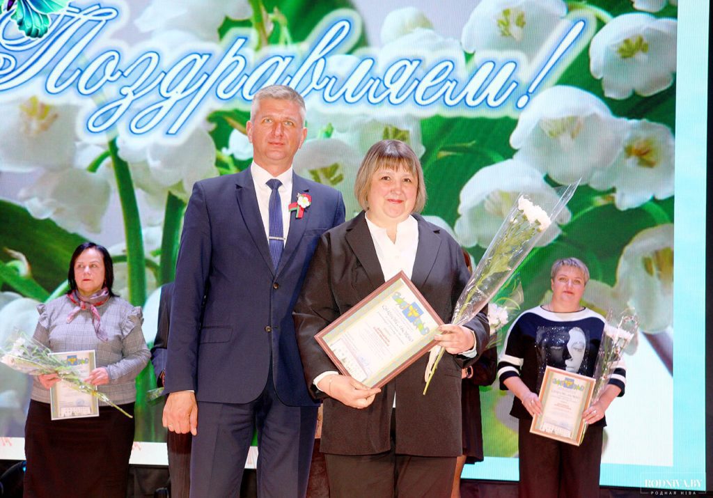 В Климовичах обновили районную Доску почета