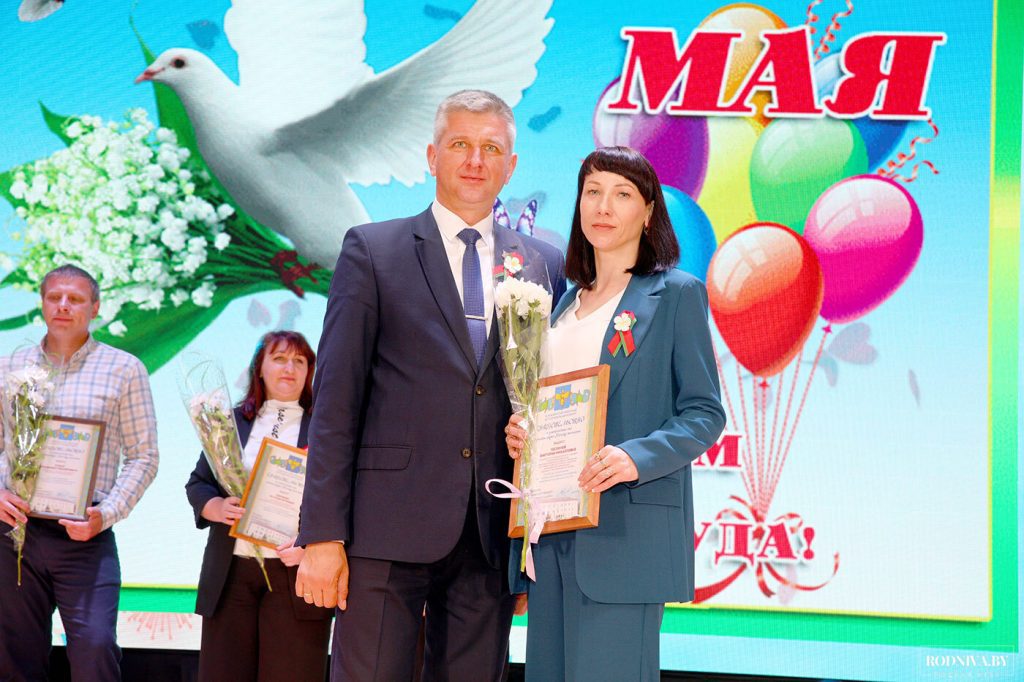 В Климовичах обновили районную Доску почета