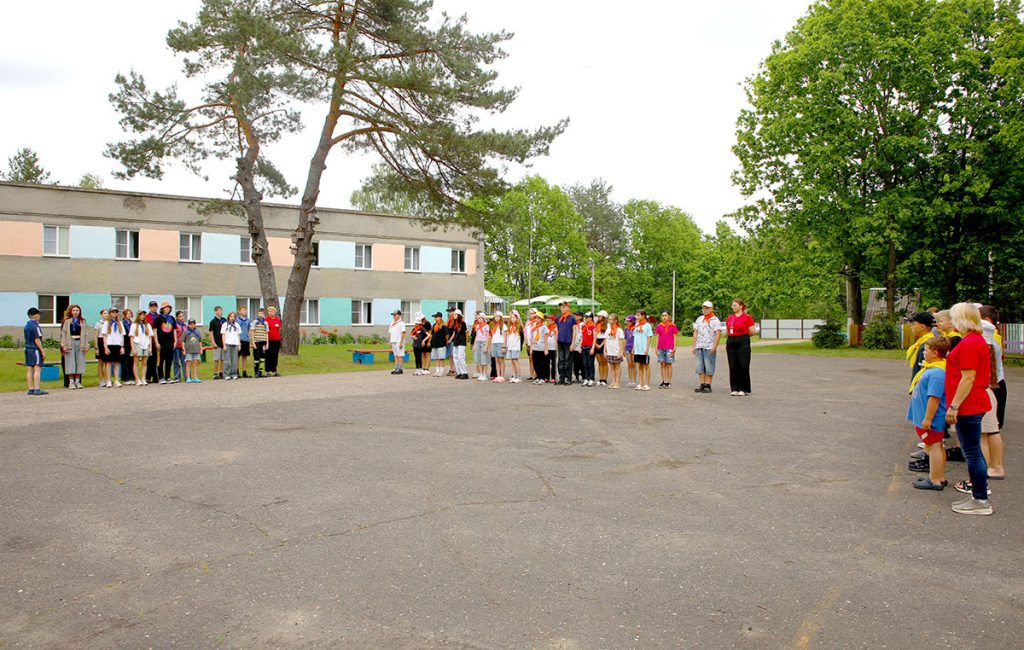 Торжественное открытие первой смены лагеря "Орленок" состоялось в Климовичском районе