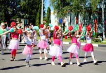 Шествие, концерт и «Споем Гимн вместе!»: как Климовичи отметят День Независимости