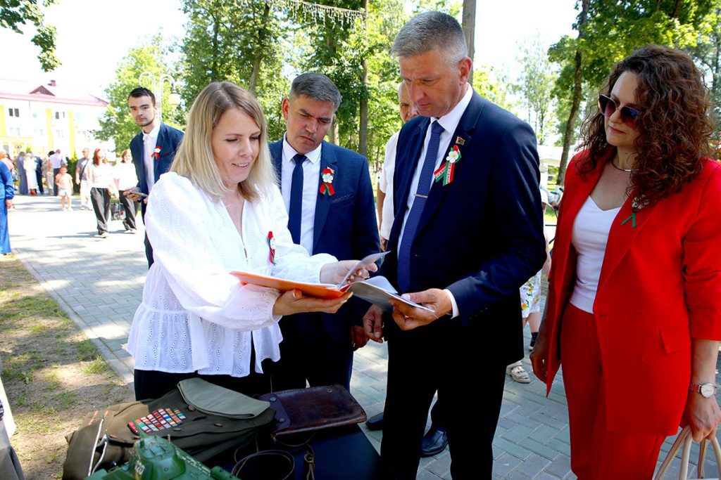 Продолжение праздничного дня: в парке Народного единства — атмосфера радости и традиций