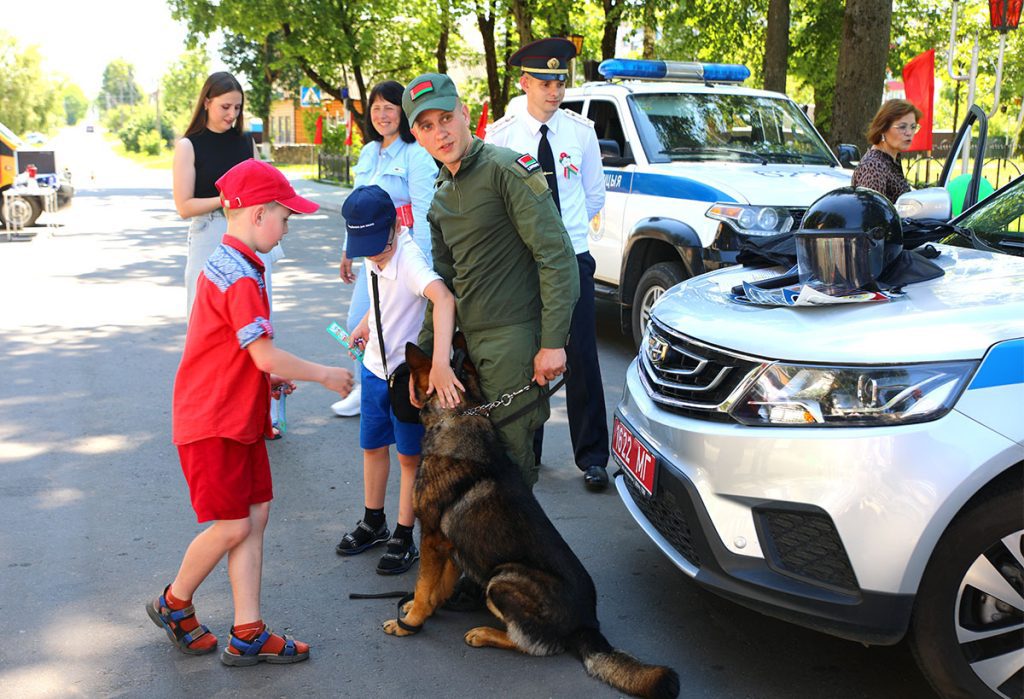 Продолжение праздничного дня: в парке Народного единства — атмосфера радости и традиций