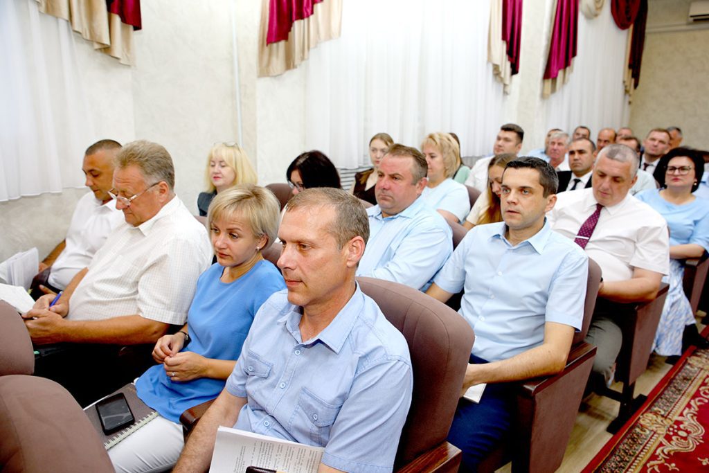 Председатель Климовичского райисполкома Виктор Пугач провел аппаратное совещание