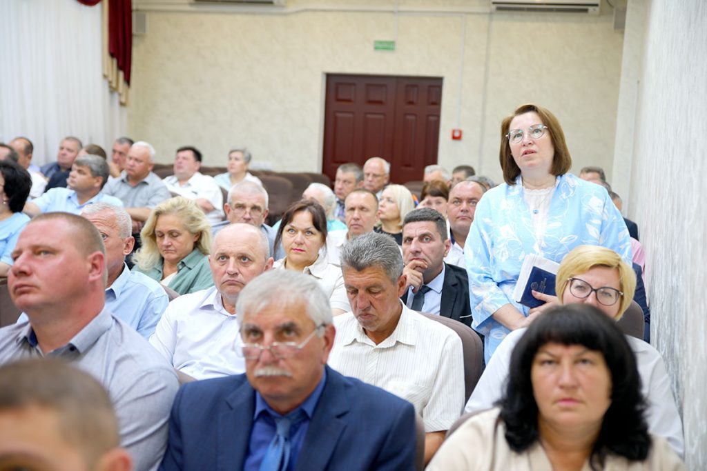 Председатель Климовичского райисполкома Виктор Пугач провел аппаратное совещание